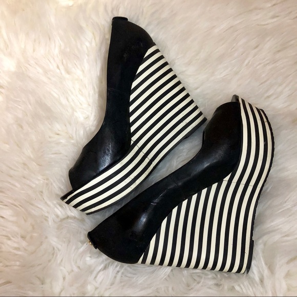 Micheal Kors Black Wedges OBO - Picture 2 of 4